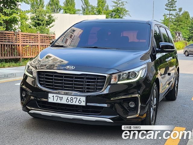 Kia Carnival Новый 9-Seater Luxury - фото 0