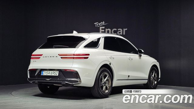 Genesis GV70 2.5T Gasoline 2WD - фото 1
