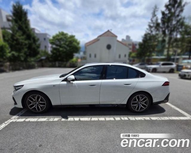 BMW 5-Series G60 520i M Sport - фото 2