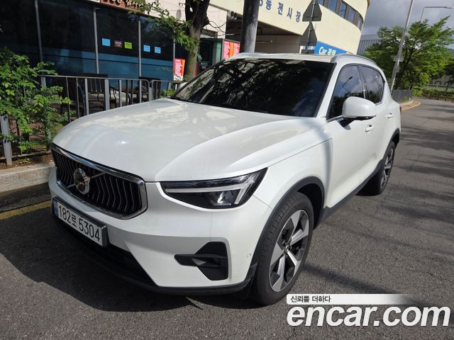 Volvo XC40 B4 Ultimate Bright - фото 3