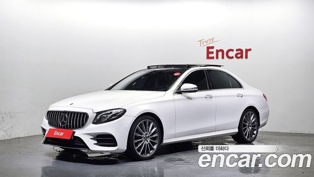 Mercedes-Benz E-Class W213 E350 4MATIC AMG Line - фото 0