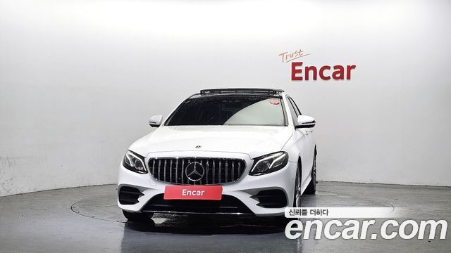 Mercedes-Benz E-Class W213 E350 4MATIC AMG Line - фото 2