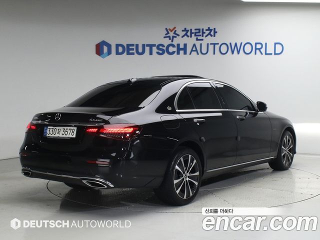 Mercedes-Benz E-Class W213 E300e 4MATIC Exclusive - фото 1