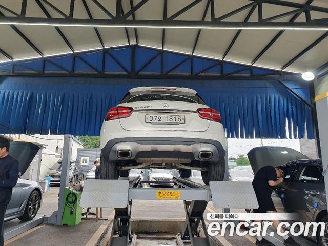 Mercedes-Benz GLA-Class X156 GLA220 - фото 1