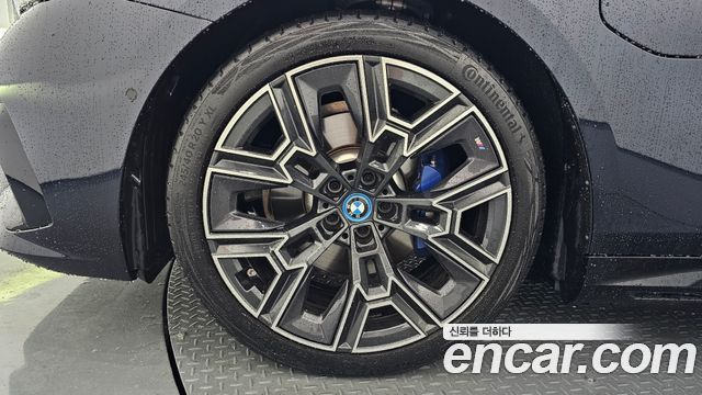 BMW 5-Series G60 530e M Sport - фото 4