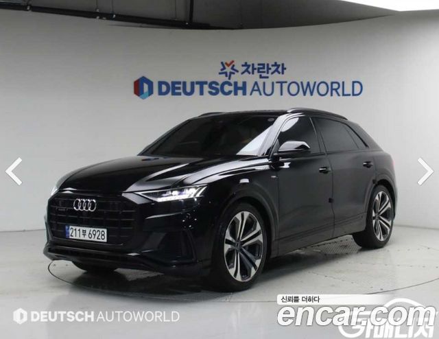 Audi Q8 55 TFSI Quattro Premium - фото 0