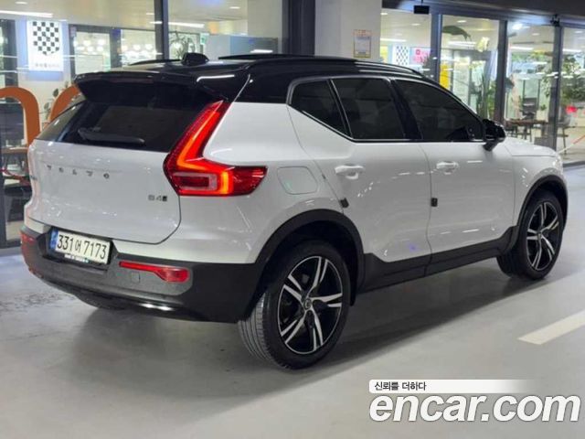 Volvo XC40 B4 R-Design - фото 3