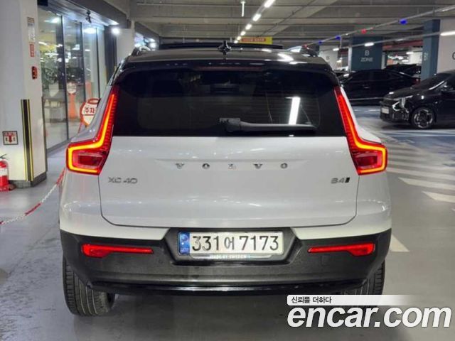 Volvo XC40 B4 R-Design - фото 4