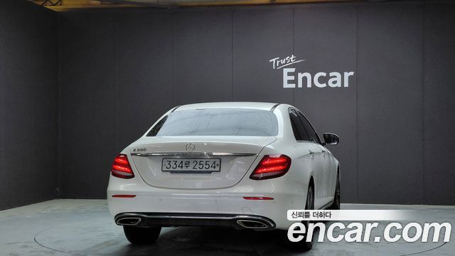 Mercedes-Benz E-Class W213 E300 Avantgarde - фото 2