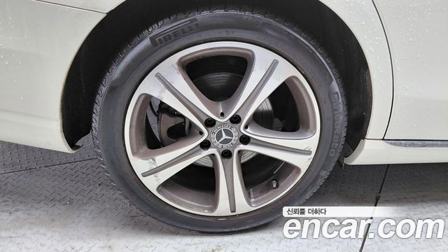 Mercedes-Benz E-Class W213 E300 Avantgarde - фото 3