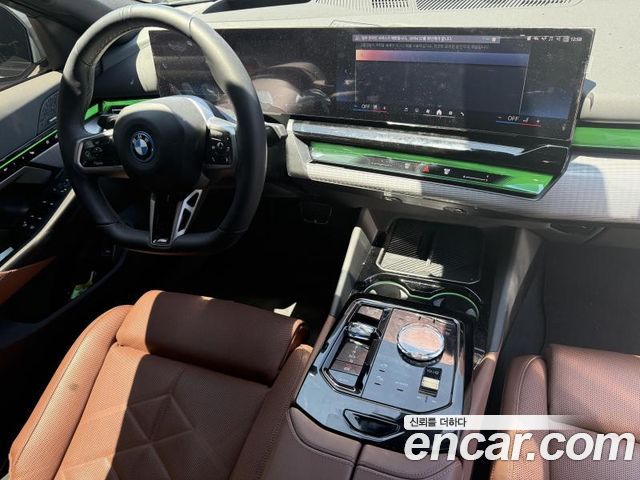 BMW 5-Series G60 530e M Sport - фото 4