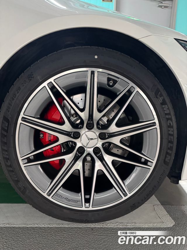 Mercedes-Benz AMG GT 4Door 43 4MATIC+ - фото 4