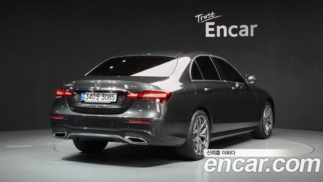 Mercedes-Benz E-Class W213 E220d 4MATIC AMG Line - фото 1