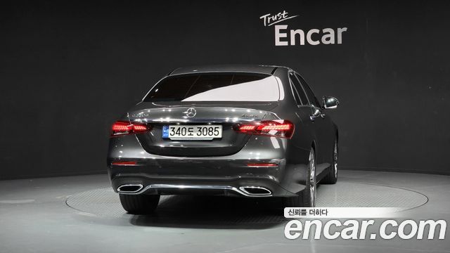 Mercedes-Benz E-Class W213 E220d 4MATIC AMG Line - фото 3