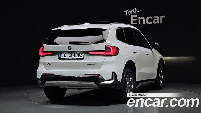 BMW X1 U11 xDrive 20i xLine - фото 1