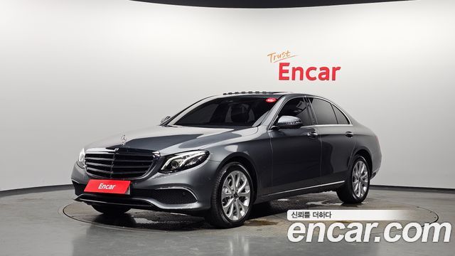 Mercedes-Benz E-Class W213 E220d 4MATIC Exclusive - фото 0