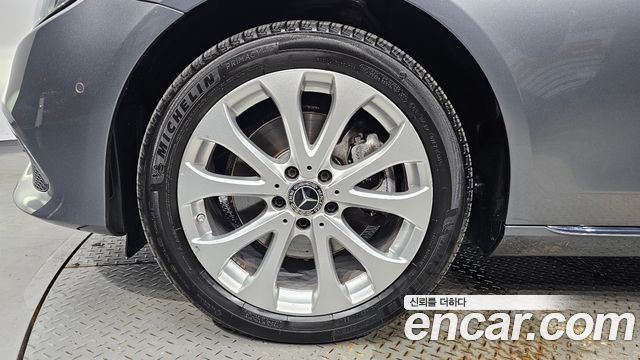 Mercedes-Benz E-Class W213 E220d 4MATIC Exclusive - фото 4