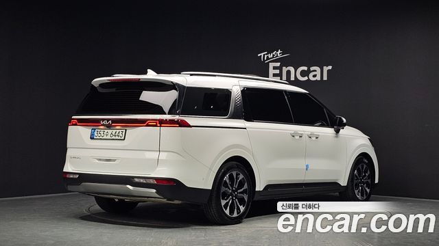 Kia Carnival 4-го поколения 9-Seater Signature - фото 1