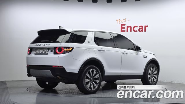 Land Rover Discovery Sport Sports 2.0 TD4 HSE Luxury - фото 1