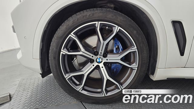 BMW X5 G05 xDrive 40i M Sport - фото 4