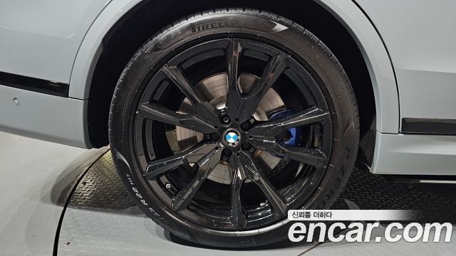 BMW X7 G07 M60i xDrive M sport 6STR - фото 3