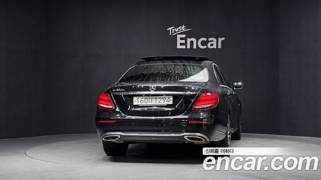 Mercedes-Benz E-Class W213 E300e Exclusive - фото 3