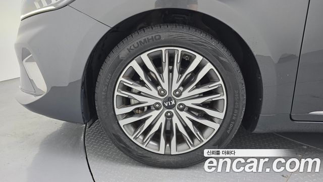 Kia K7 Premier 3.0 LPI Trendy(Rented Car) - фото 4