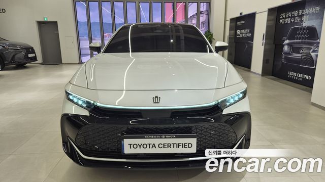 Toyota Crown 2.5 4WD Hybrid - фото 2