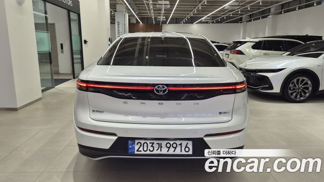 Toyota Crown 2.5 4WD Hybrid - фото 3