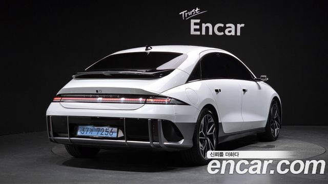 Hyundai Ioniq6 Long Range AWD Prestige - фото 1