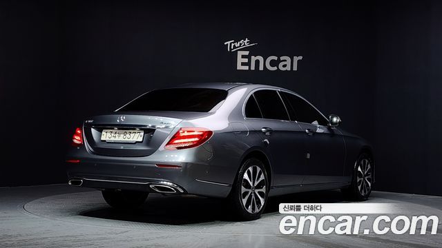 Mercedes-Benz E-Class W213 E300 4MATIC Exclusive - фото 1