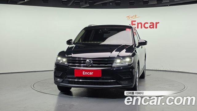 Volkswagen Tiguan 2-го поколения 2.0 TDI Premium - фото 2