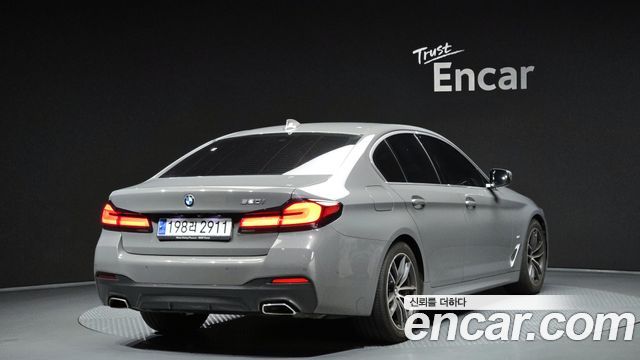 BMW 5-Series G30 520i M Sport - фото 1