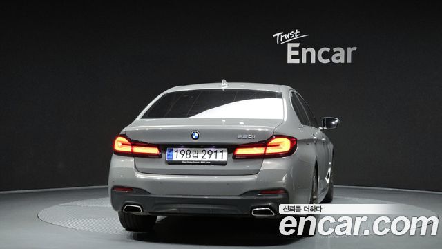 BMW 5-Series G30 520i M Sport - фото 3