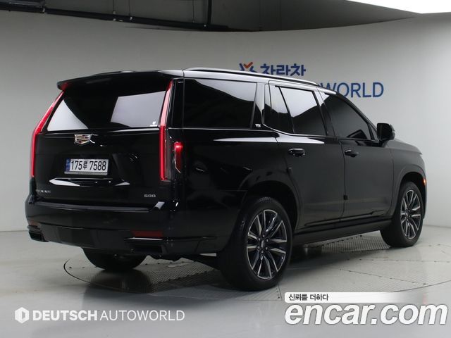 Cadillac Escalade 5-го поколения 6.2 Sports Platinum - фото 1