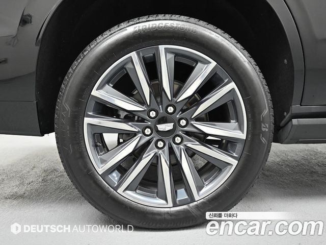 Cadillac Escalade 5-го поколения 6.2 Sports Platinum - фото 4
