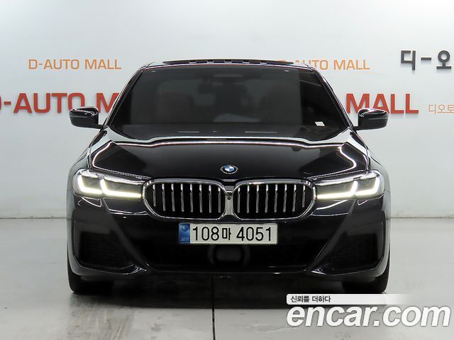 BMW 5 Series G30 520i M Sport - фото 2