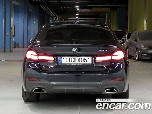 BMW 5 Series G30 520i M Sport - фото 3