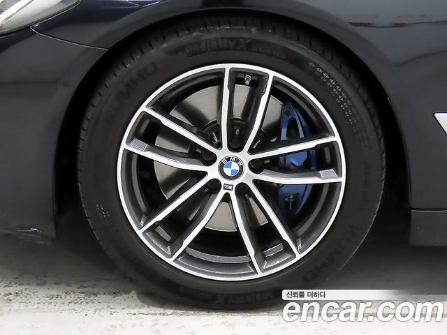 BMW 5 Series G30 520i M Sport - фото 4