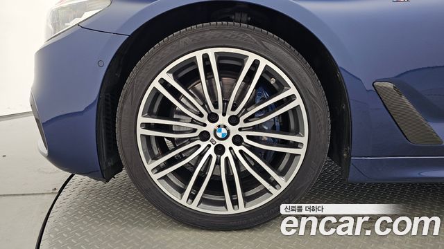 BMW 5 Series G30 530i xDrive M Sport Package Plus - фото 3