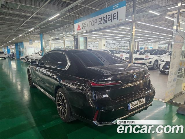 BMW 7 Series G70 740i xDrive M Sport Limited - фото 1