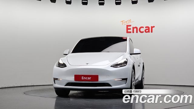 Tesla Model Y Long Range AWD - фото 2
