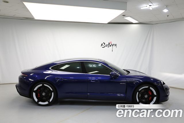 Porsche Taycan 4S - фото 3