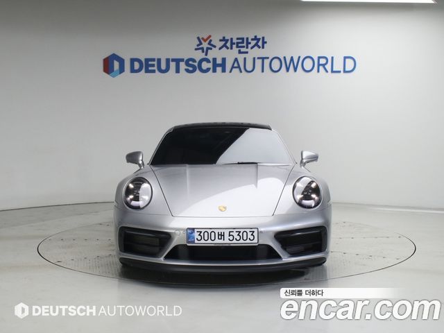 Porsche 911 Carrera 4 GTS - фото 2