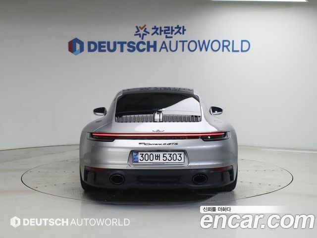 Porsche 911 Carrera 4 GTS - фото 3