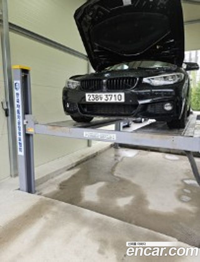BMW 4 Series F32 430i M Sport Coupe - фото 0