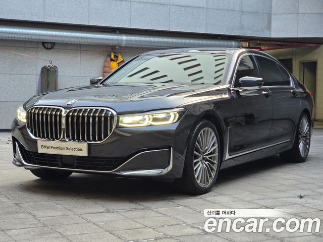 BMW 7 Series G11 740Li xDrive Design Pure Excellence - фото 0