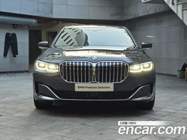 BMW 7 Series G11 740Li xDrive Design Pure Excellence - фото 2