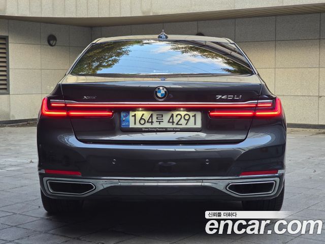 BMW 7 Series G11 740Li xDrive Design Pure Excellence - фото 3