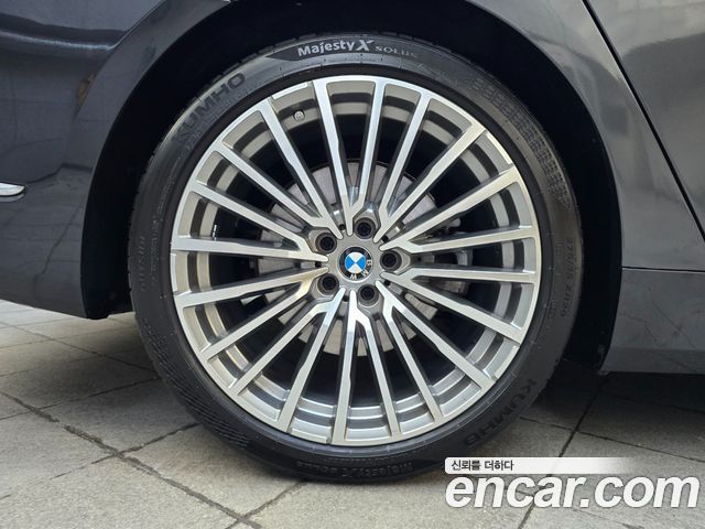 BMW 7 Series G11 740Li xDrive Design Pure Excellence - фото 4